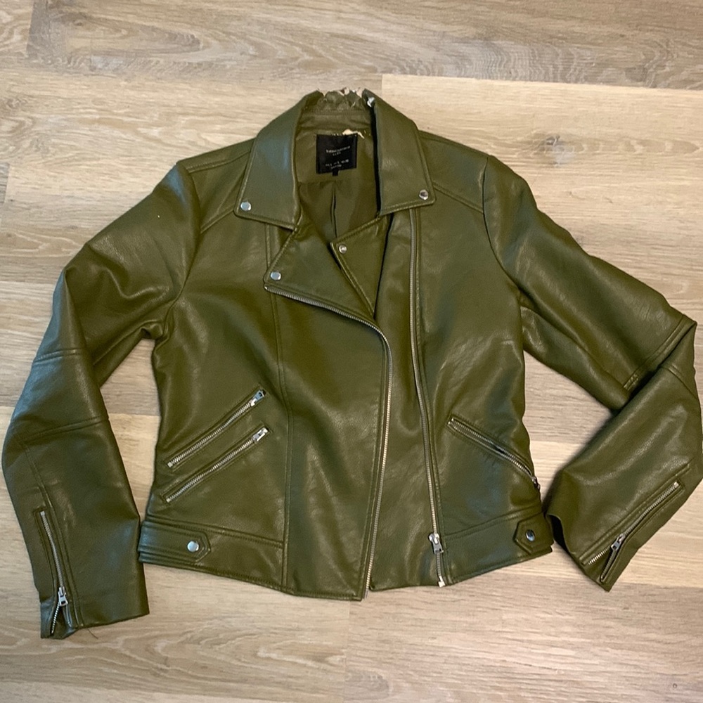 Zara trafaluc outerwear Green Fuax leather jacket